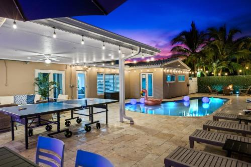 6BR Paradise: Pool Games Relaxation