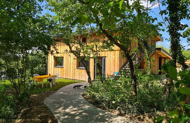 7-bedroom gîte for 15 people, located in the heart of nature, Savoie