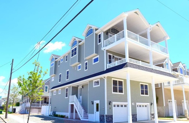 7 Bedroom Home Sleeps 18