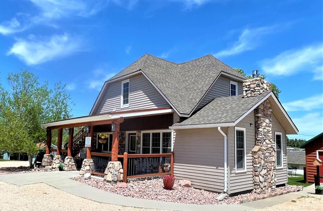 #7 Grand Historic Lodge at Ponderosa Place