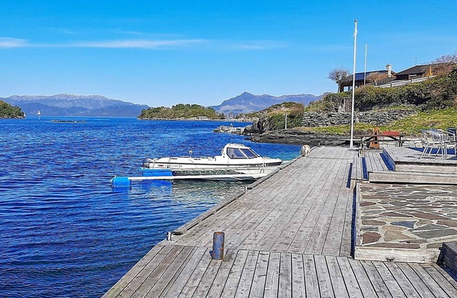 7 person holiday home in Sjernarøy