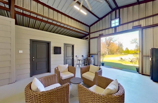 75-acre barn with Ping-Pong, firepit, screened porch, & optional golf cart