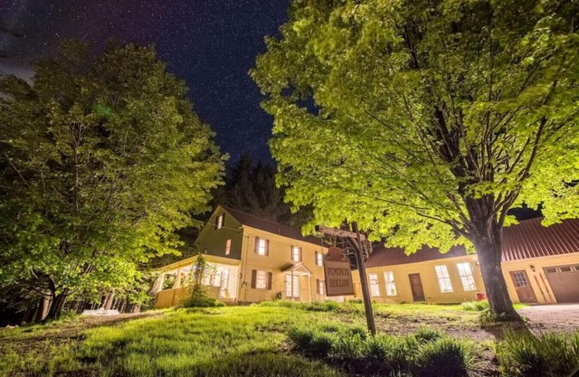 76 RT 16A · Pumpkin Hollow House/HotTub/Prvt Brook/Large Yard