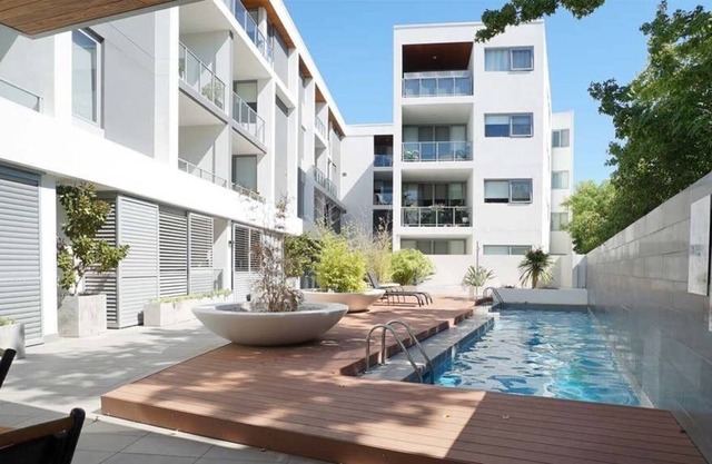 79 Close to Optus & Crown Rivervale sleeps 2
