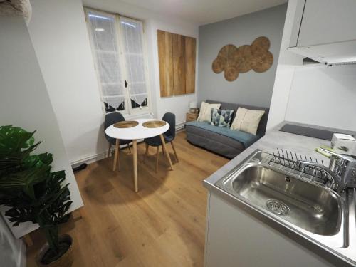 8 appartements - studio - F2 - WIFI gratuit