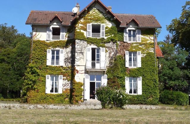 8 bedroom Former hunting lodge with pool set in peaceful countryside ...