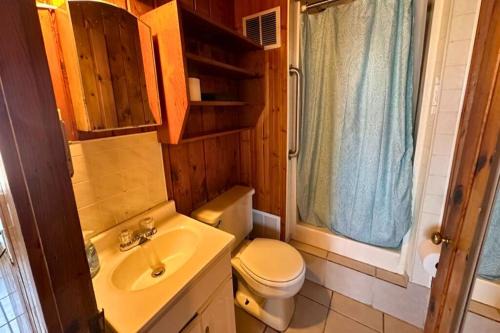 8 cottages on the beach of Lake Huron