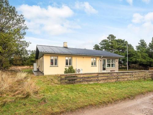 8 person holiday home in Blåvand-By Traum
