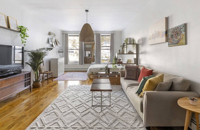 800 sqft Modern Loft located in the most prime area in Williamsburg + Elevator
