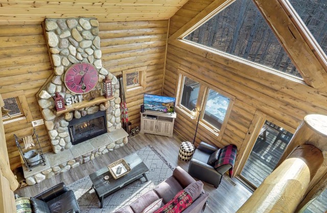 832 Mountain Cabin