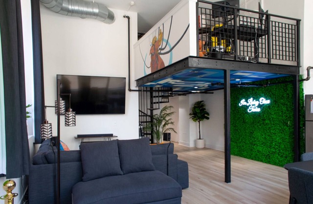 90 DAY MINIMUM STAY - Spacious Cyberpunk Themed Downtown Loft