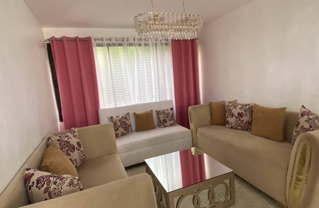 9DR 3-Bedroom Apartment Near Monumental Area