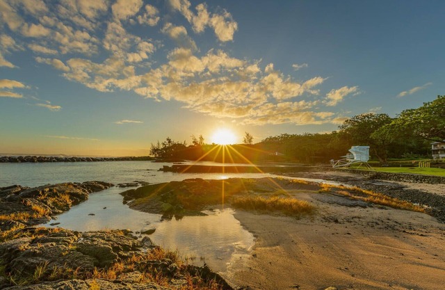 A BEAUTIFUL Beach House FULL OF ALOHA in Hilo