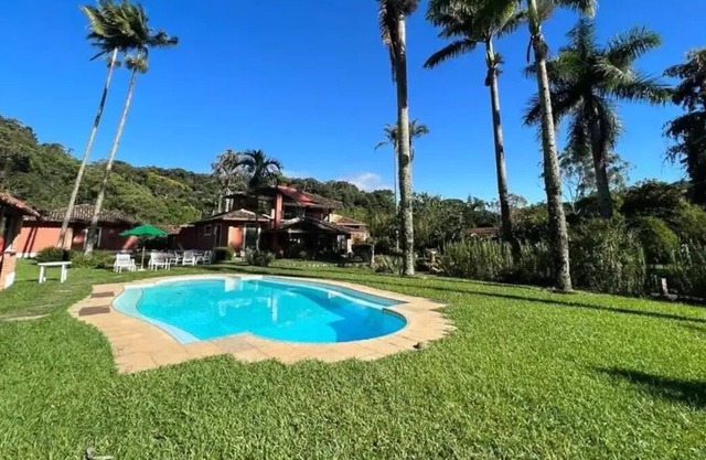 'A BOSSA' by Serra / Caditova