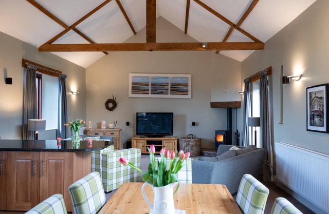 A cottage that sleeps 6 guests in 3 bedrooms