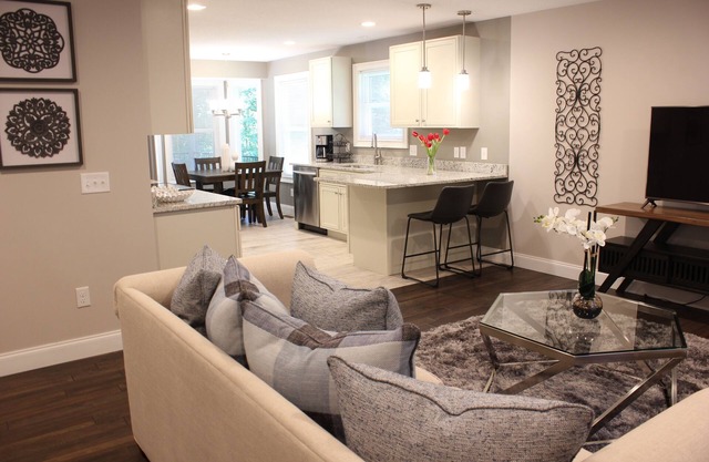 A Gem in Hendersonville, Home minutes from Downtown!