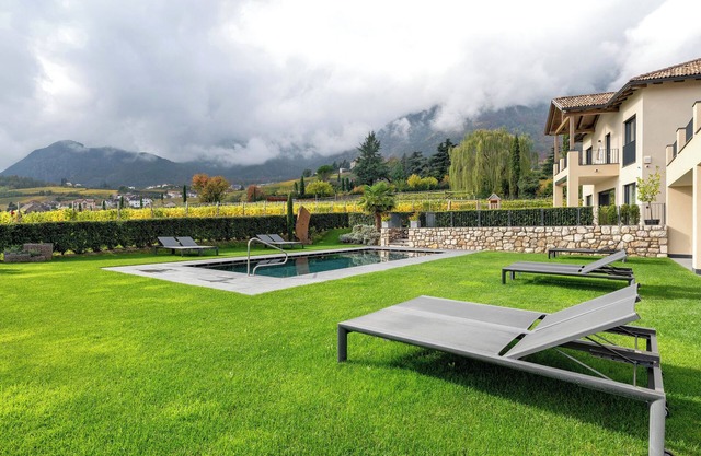 Apartment 'Weingut Gasshof Antonia' with Mountain View, Shared Pool and Wi-Fi