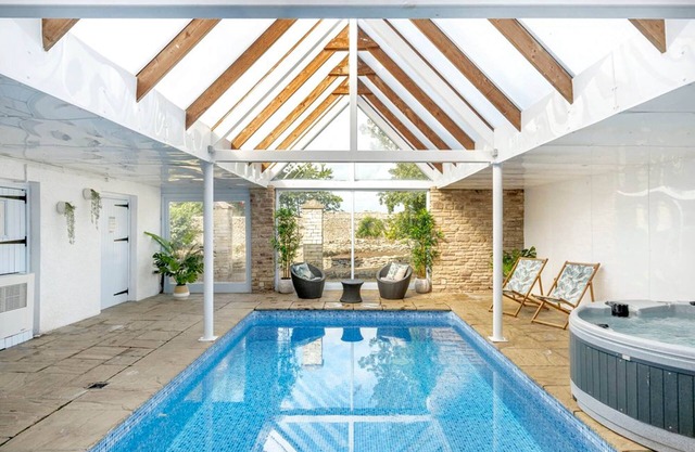 A large group retreat that sleeps 20 guests in 7 bedrooms