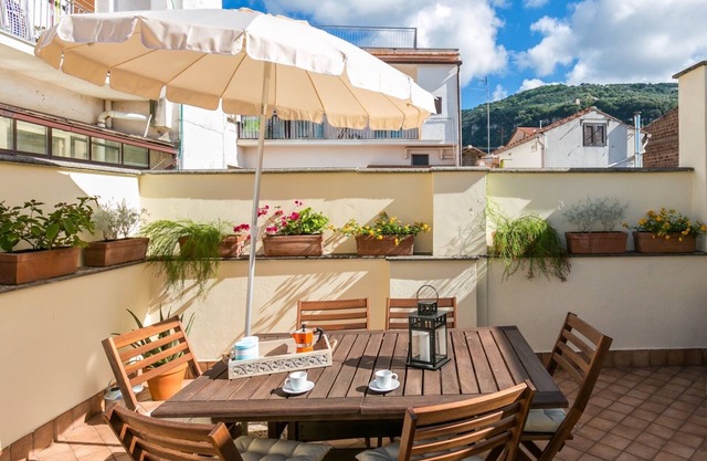 A modern and confortable three bedroom apartment in Sorrento close to the beach