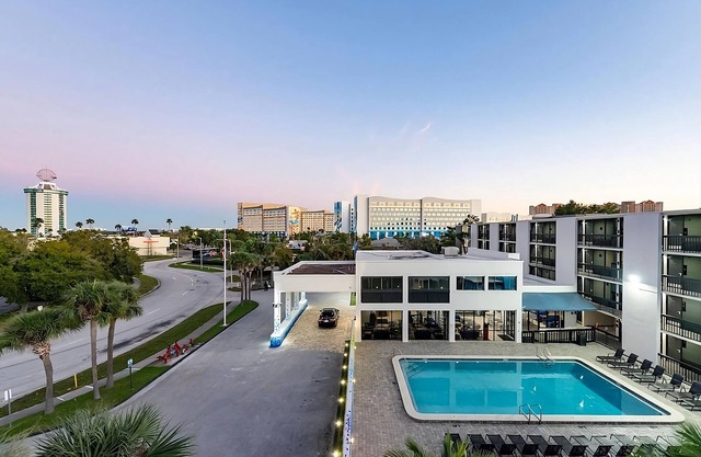 A Place to Unwind, Unplug, and Recharge! Free Parking, Near Museum of Illusions!