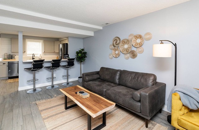 A Private Boho-Modern Stay Minutes to Downtown w/KING Bed and Hidden Nook!