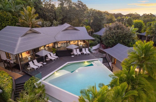A Private Studio Retreat with Hinterland Views