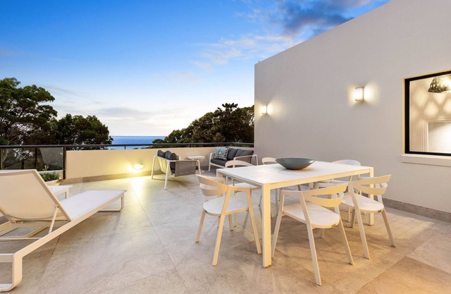 A r é s l Luxe Oceanfront Villa