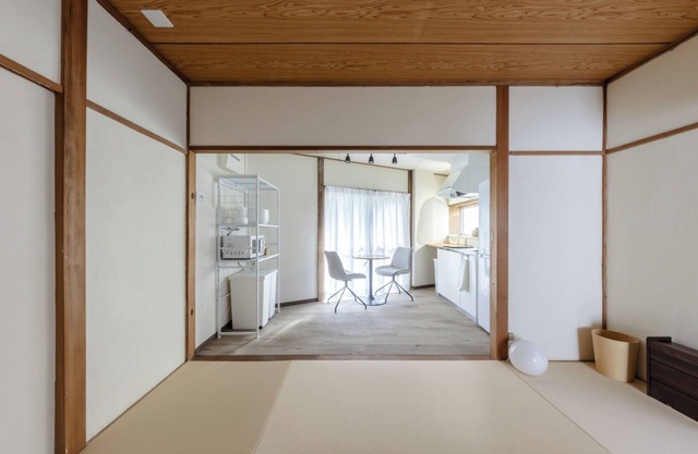 A retro renovated house where you can relax in a q/Atami Shizuoka