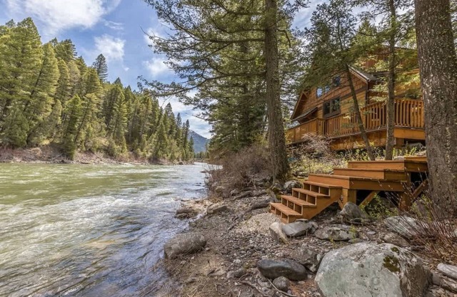 A River Runs Through It - True Montana Retreat