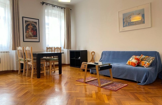 A spacious apartment with full kitchen in the city center!