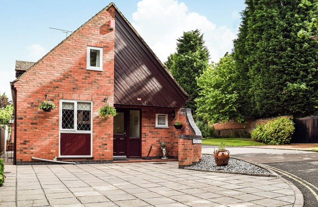 A spacious home from home within a few minutes’ walk of the town centre.