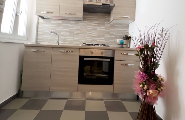 A stone's throw from the sea in a central location awaits La Dimora Allegra
