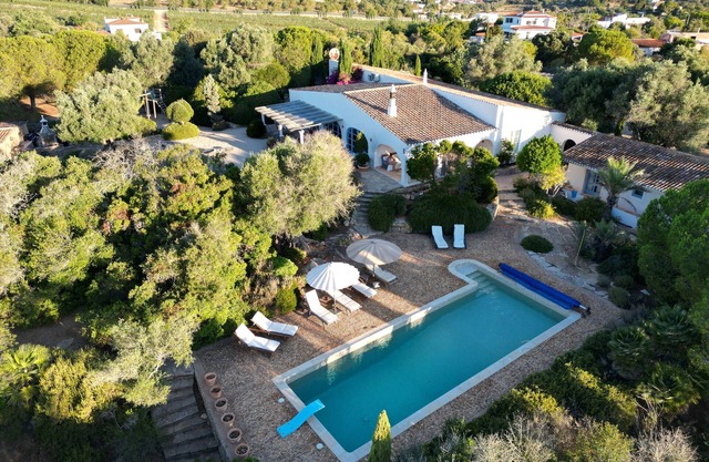 A touch of Provence in the Algarve - exclusive rustic villa on large property
