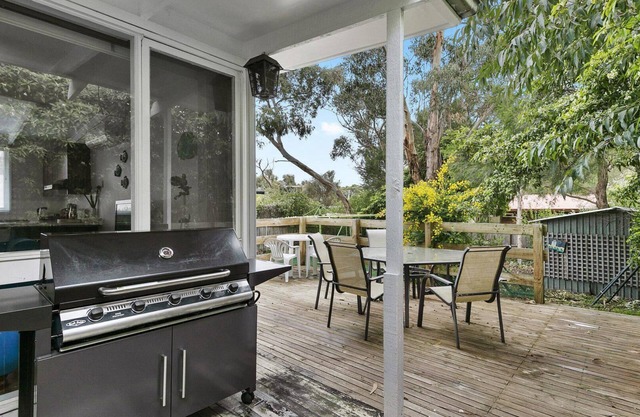 A Tranquil Retreat - Relaxed Beach Living.
