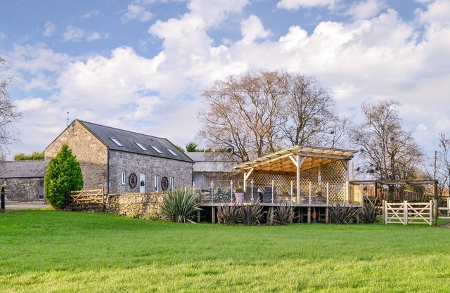 A truly lovely barn conversion, beautifully decorated, and a real home from home set in the glorious