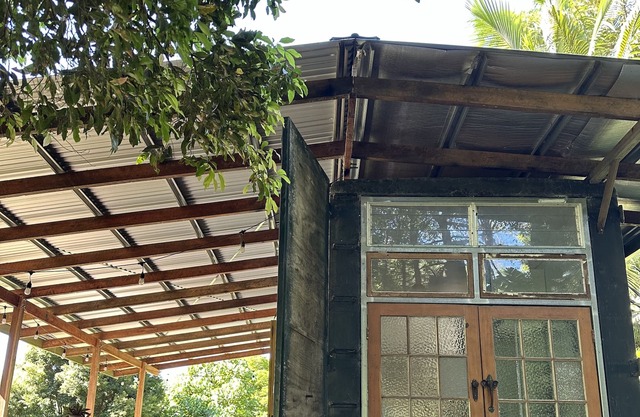 A unique stay in a freighter truck house surrounded by nature