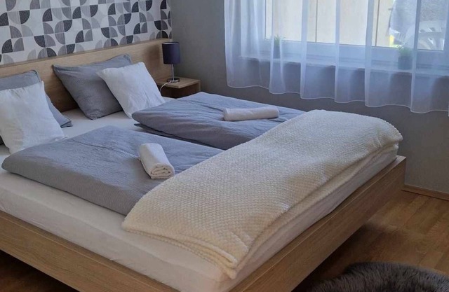 A Zalakarosi Fürdő 3 Perc, Csendes, Panorámás. 4 Külön Bejáratú Apartman, Kert