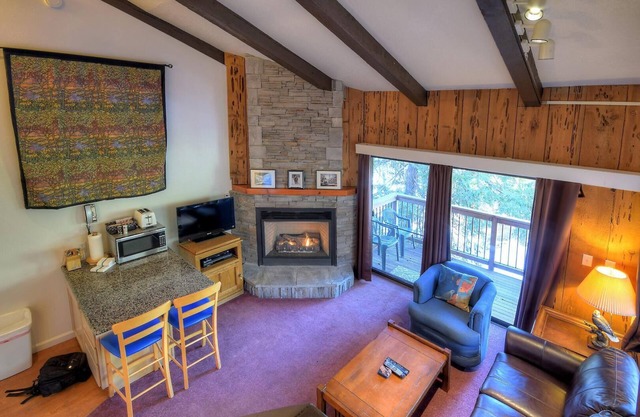 (A207) Loft Condominiums