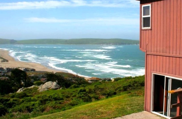 AbaloneAlcove:Classic Beach Home Fun Vibes-HugeViews/HotTub/WiFi/Pup/Pool Tbl