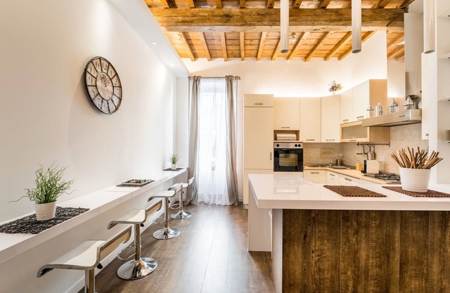 About Colosseo - Apartment at the Colosseum in the Heart of Rome - Free WiFi