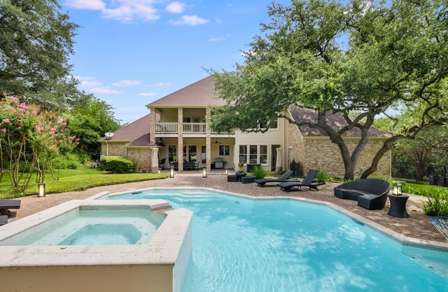 Above Austin Country Club I Pool&Spa I Game Room I Luxury Services