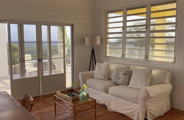 Abreeze 1BR: Stunning Hilltop Villa in Destino