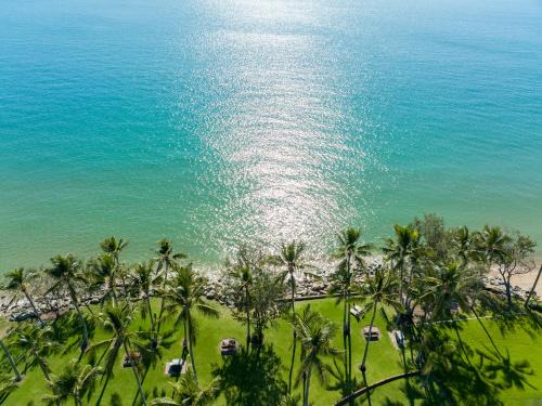 ABSOLUTE BEACH FRONT MACKAY - Blue Pacific