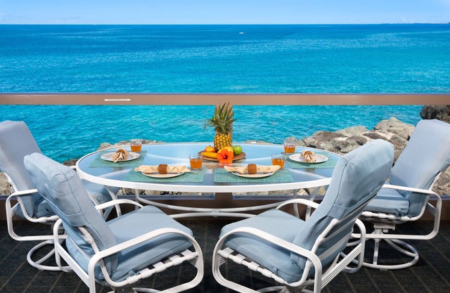 Absolute Oceanfront at Keauhou-Kona Surf & Racquet Club 5-204