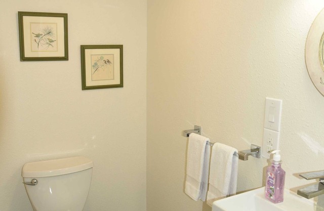 AC, Free WIFI - Sleeps 7 - Full Kitchen