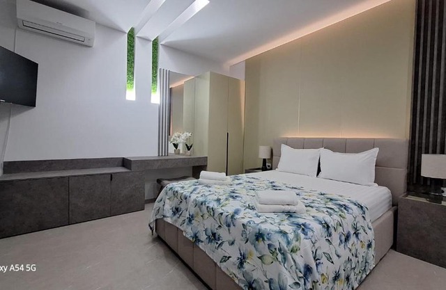 Accent 221 Deva