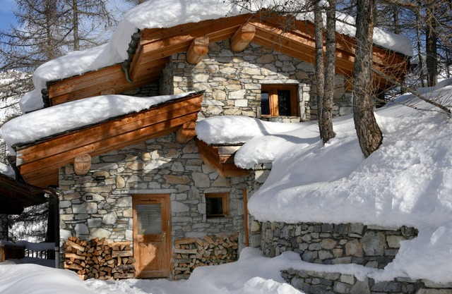 Access skis on foot, center of Val d'Isère on foot, space, calm and comfort -