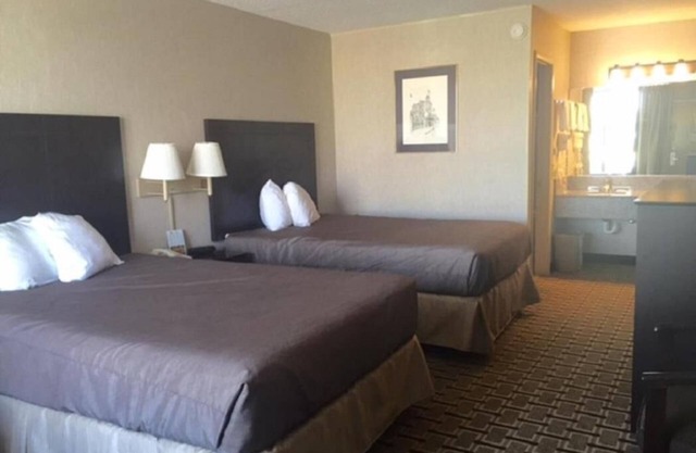 Accessible Deluxe 2 Double beds