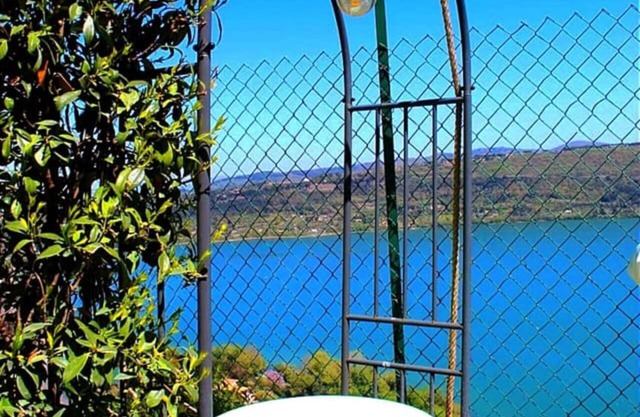 Accommodation With Lake View With Jacuzzi