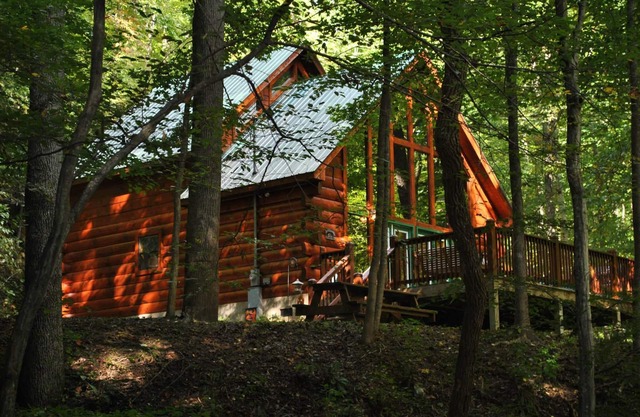 Across the road from the National Park boundary! 1.8 miles from downtown!